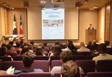 Ingeniería en Construcción PUCV realizó exitoso Seminario Internacional sobre Aislación Sísmica