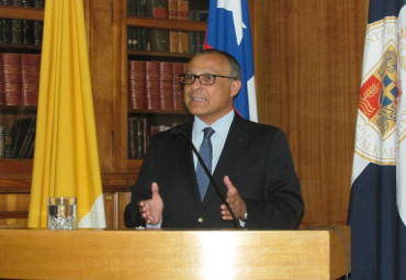 Facultad de Filosofía y Educación realizó ceremonia de entrega de diplomas a los egresados de los Diplomados Viña del Mar 2017