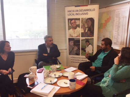 Profesor Eduardo Caamaño expone sobre Ley de Inclusión Laboral ante funcionarios de SENADIS