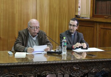 Padre Luis Santa María expuso en la PUCV: “nadie está inmune de entrar a una secta”