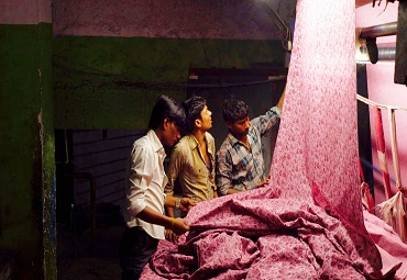 Con la proyección de "Machines", CEA inaugura nueva versión del programa Docs Barcelona del Mes en Providencia