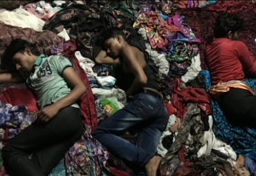 Con la proyección de "Machines", CEA inaugura nueva versión del programa Docs Barcelona del Mes en Providencia