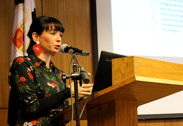 Directora nacional de Fondecyt visitó la PUCV en el marco de la Semana de Investigación e Innovación 2018