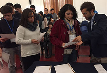 Responsabilidad Social Universitaria: Estudiantes PUCV son voluntarios en colegios de la Región de Valparaíso