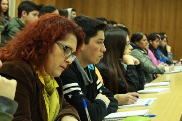 Estudiantes y apoderados participan en jornada de inducción de programa Propedéutico PUCV