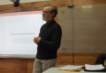 Facultad de Filosofía y Educación organizó clase magistral sobre las nuevas formas testimoniales de la poesía chilena