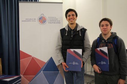 Alumnos de 4to medio visitan la EIC en el marco del Día Abierto 2018