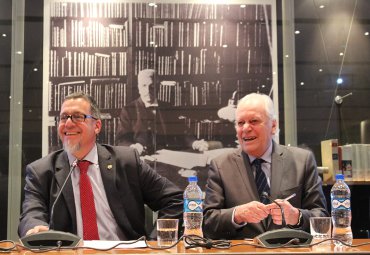 Senado realiza homenaje a profesor Raúl Allard