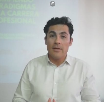 Charla Rompiendo Paradigmas en la Carrera Profesional: Relatos de una Experiencia Internacional