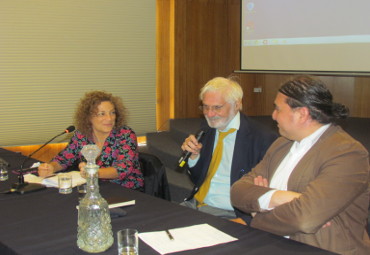 Destacado editor italiano realizó conferencia en la PUCV