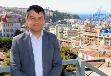 Dr. Nelson Niño: “Mirar la música desde Valparaíso nos permite convertir a nuestro entorno en objeto de estudio”