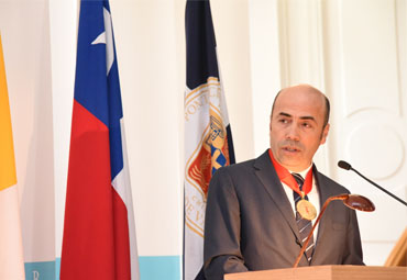 Académico Pedro Pierry es investido como Profesor Emérito PUCV