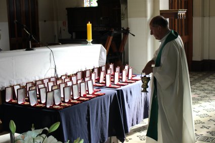 Escuela de Derecho hace entrega de medallas a su claustro académico
