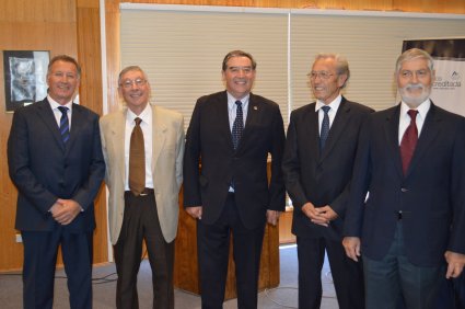 Premiación a docentes en el marco de un nuevo aniversario de la Escuela