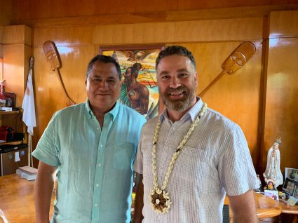 Derecho PUCV realiza conferencia en Rapa Nui