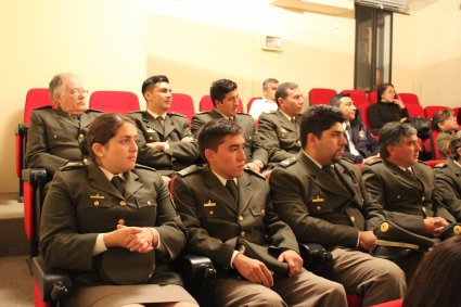 (Copia de) Facultad y Escuela de Comercio certifican a bomberos de la provincia de Marga Marga