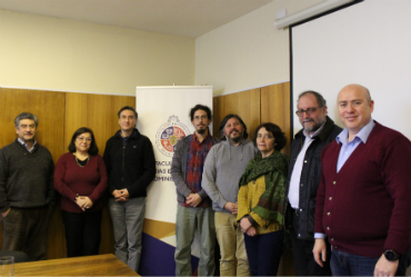 Profesor Daniel Goya presenta en Seminario de Investigación FCEA