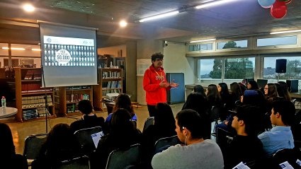 Unidad de Vinculación con el Medio difunde carrera de Derecho ante secundarios