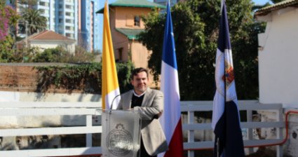 Junto con autoridades y estudiantes se efectuó ceremonia de bendición de primera piedra de Nueva Sede Recreo