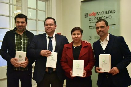 Se presenta libro sobre derecho a huelga de la profesora Karla Varas