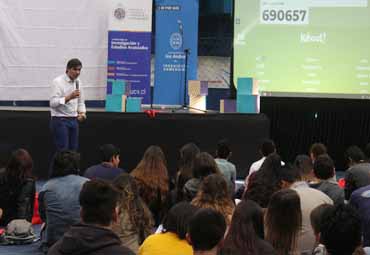 Más de 200 estudiantes escolares y universitarios participaron en Challengers Ándate a Dubái en la PUCV