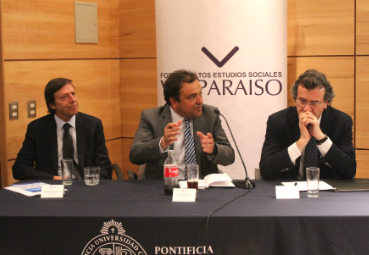 Desafíos económicos centrales de la actualidad definieron conversatorio conjunto a Foro de Altos Estudios Sociales de Valparaíso