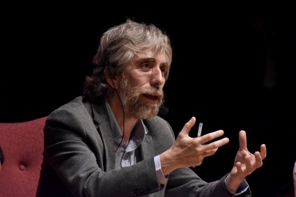 Profesores Charney y Viera participan en foro sobre la Constitución chilena y el nuevo Acuerdo por la Paz Social