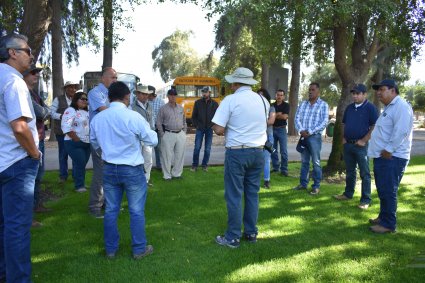 Asesores y productores mexicanos visitan la Escuela de Agronomía