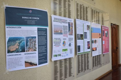 Estudiantes de la asignatura Conservación de Recursos Naturales Renovables exponen posters sobre problemáticas ambientales