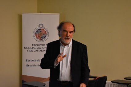 Dr. Ricardo Simpson expone en seminario del Doctorado en Ciencias Agroalimentarias
