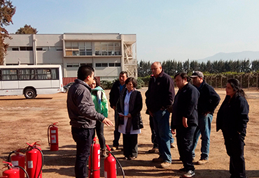 Comité Paritario de Higiene y Seguridad de la Escuela de Agronomía desarrolla curso sobre uso y manejo de extintores