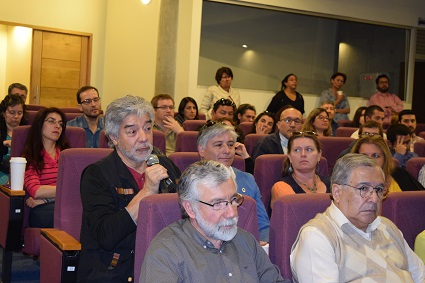 Rector Claudio Elórtegui se reúne con profesores de la Facultad de Ciencias