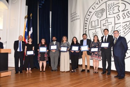 Profesores Monika Valdenegro, Carmen Estay, Carlos Huenchuleo y Alexander Neaman recibieron Premios a la Docencia Distinguida y a la Excelencia en Investigación PUCV 2018