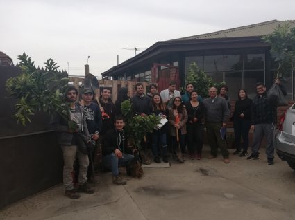 Estudiantes de la mención Fruticultura plantan huerto de naranjos en el Refugio Manuel de Tezanos Pinto de Quillota