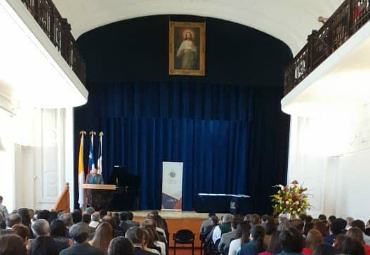 PUCV entrega reconocimiento a cuatro académicos de la Facultad Eclesiástica de Teología