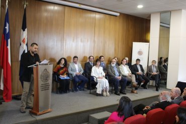 PUCV realiza ceremonia a académicos que accedieron a jerarquía de profesor titular