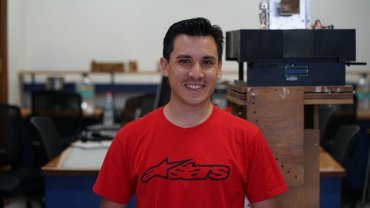 Asistente de investigación de laboratorio EIE participó en publicación de artículo IEEE