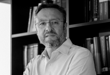 Profesor Álvaro Vidal presenta su libro "Contrato y Caso Fortuito"
