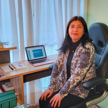 Profesora Claudia Mejías Alonzo es la nueva directora de la Escuela de Derecho PUCV