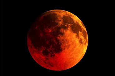 Mayo se despide con la Luna de Sangre