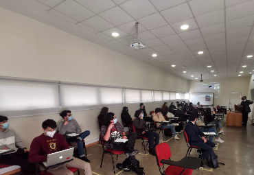 Instituto de Historia PUCV recibió a estudiantes de primer y segundo año con clases presenciales en modalidad híbrida