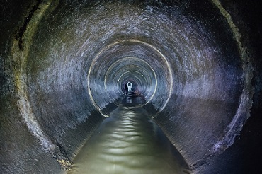 Propuesta al gobierno permitiría detectar posibles brotes y variantes del virus SARS-CoV-2 utilizando las aguas residuales de las principales ciudades de Chile