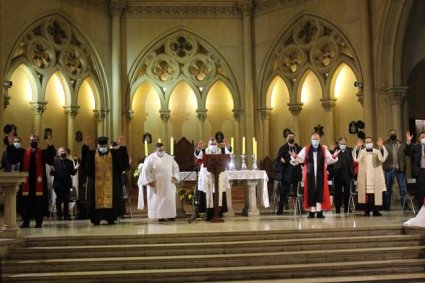 Académicos y estudiantes de Teología PUCV participan del Te Deum Ecuménico en la catedral de Valparaíso