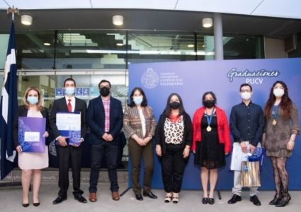 Magíster en Ciencias Microbiológicas del Instituto de Biología PUCV celebra a sus nuevos graduados