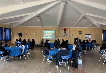 Instituto de Filosofía PUCV y Liceo José Cortés Brown organizaron Café Filosófico