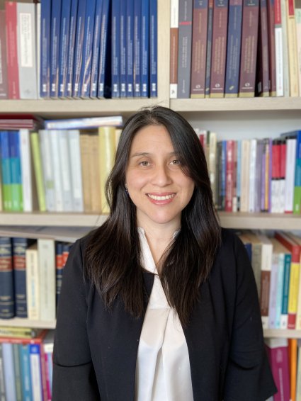 Profesora Rosa Fernanda Gómez publica el manual "Infracciones y sanciones administrativas"