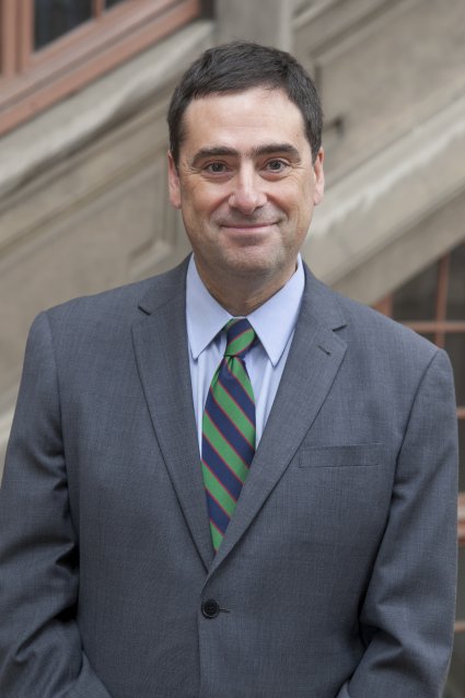 Profesor Alan Bronfman asume como nuevo director del Centro de Estudios y Asistencia Legislativa PUCV