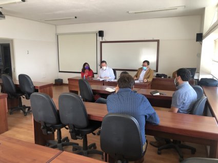 Académicos de la Facultad de Teología PUCV se reúnen con candidato a la terna de rector, Dr. Nelson Vásquez Lara