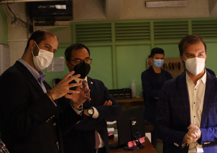 Ministro de Medio Ambiente presentó en la Escuela de Ingeniería Eléctrica nueva normativa de contaminación lumínica