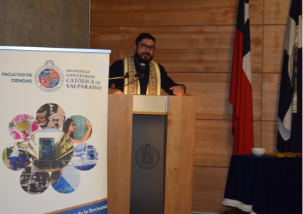 Instituto de Biología realiza ceremonia de investidura de estudiantes de la carrera de Pedagogía en Biología y Ciencias Naturales